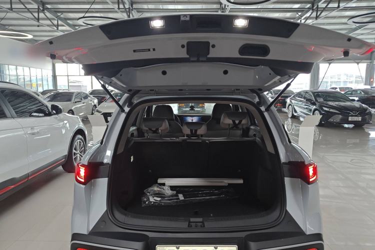 Used BYD Yuan UP 2025 Intelligent Driving Version 401 km Leading Edition