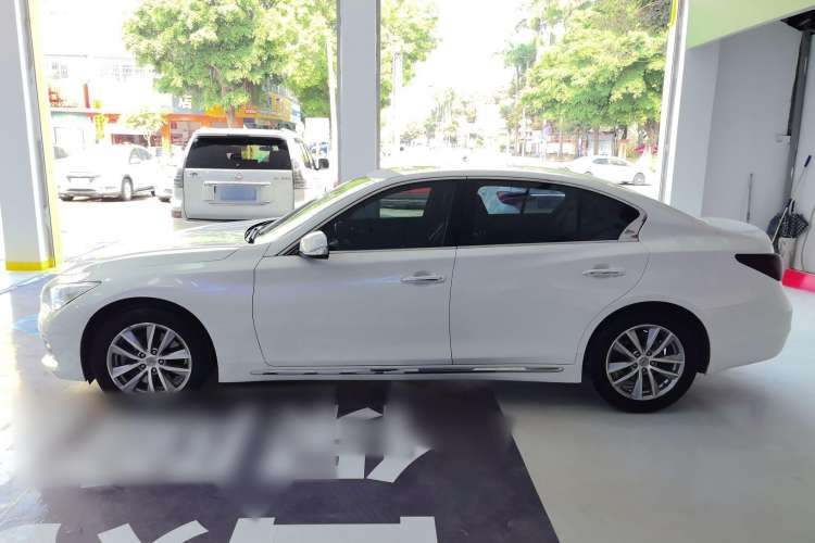 Used Infiniti Q50L 2016 2.0T Comfort Edition

