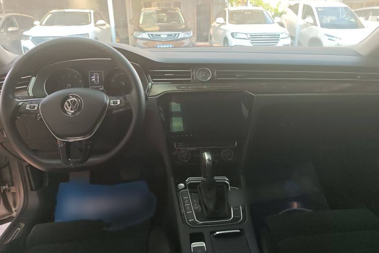 Used Volkswagen Magotan 2017 330TSI DSG Luxury Model
