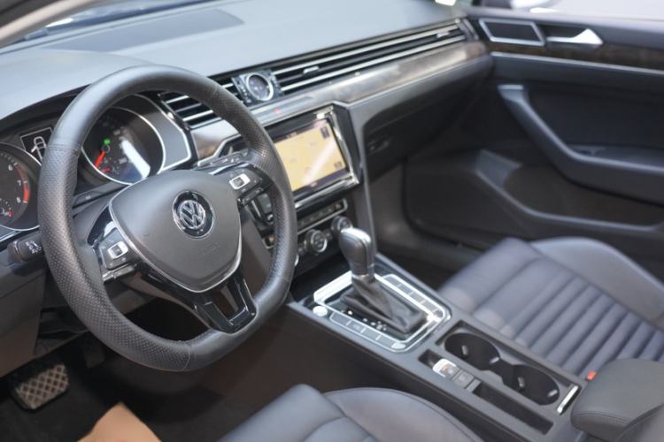 Used Volkswagen Magotan 2019 330TSI DSG Luxury Version China VI Standard