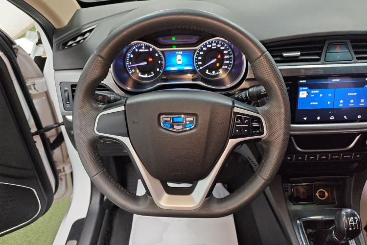 Used Geely Auto Emgrand 2017 Sedan Million Edition 1.5L Manual Upward Connect Version
