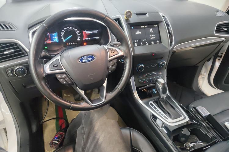 Used Ford Edge 2016 EcoBoost 245 Two-Wheel-Drive Titanium 7-Seater
