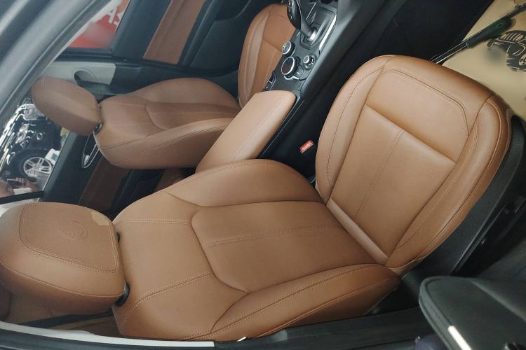 Used Alfa Romeo Giulia 2017 2.0T 200HP Luxury Edition
