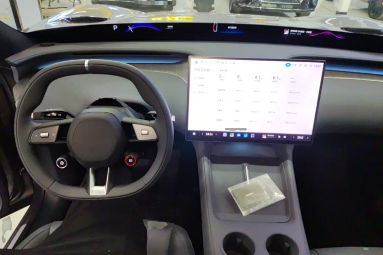 Used  YU7 2025 Ultra-Long Range All-Wheel Drive Pro Version