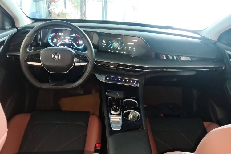 Used Changan Eado 2024 PLUS Blue Whale NE 1.4T GDI DCT High-Energy Edition
