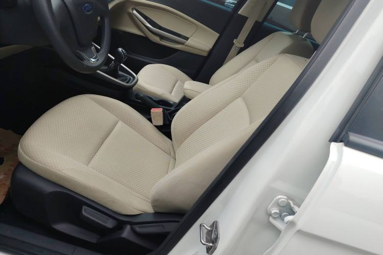 Used Ford Escort 2015 1.5L Manual Comfort Model
