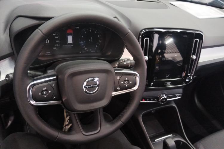 Used Volvo XC40 2022 T4 Four-Wheel Drive Smart & Stylish Edition
