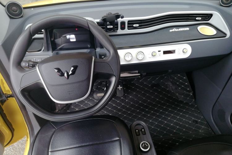 Used Wuling Hongguang MINIEV 2021 Macaron Premium Model – Lithium Iron Phosphate