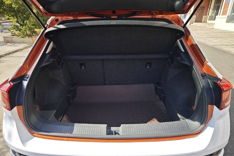 Used Volkswagen T-ROC 2018 230TSI DSG Two-Wheel Drive Fashion Edition China V Standard