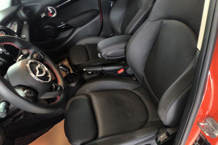 Used MINI MINI 2019 2.0T COOPER S Classic Edition Five-Door Model
