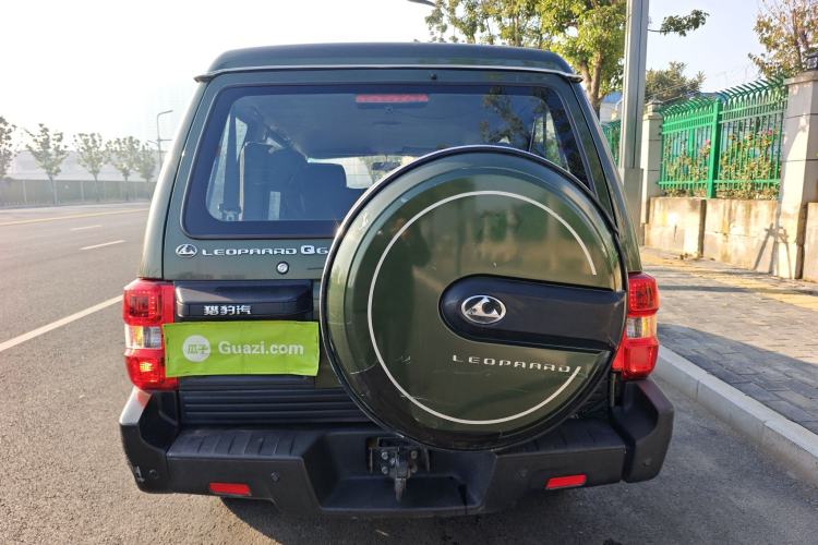 Used Leopaard Q6 2015 2.4L Manual Two-Wheel-Drive Elite Model
