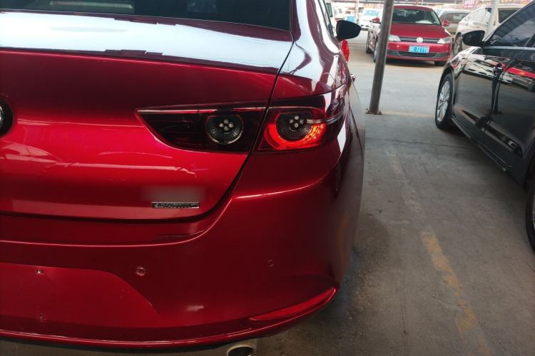 Used Mazda Mazda 3 Axela 2020 1.5L Automatic Luxury Version
