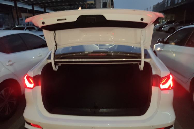 Used Roewe i5 2023 1.5L CVT Luxury Edition
