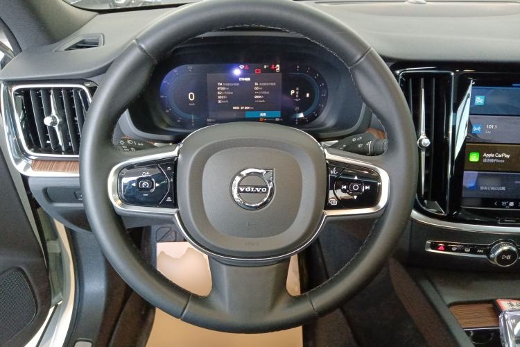 Used Volvo S60 2024 B4 Zhiyuan Luxury Edition
