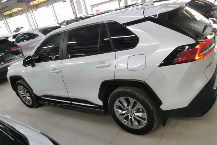 Used Toyota Wildlander 2022 2.0L CVT 4x4 Luxury PLUS Edition
