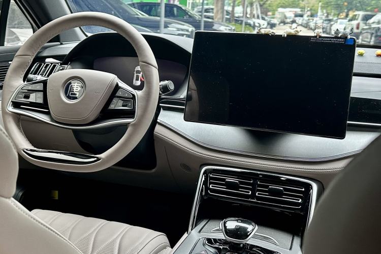 Used BYD Tang New Energy 2024 DM-i Glory Edition 112KM Flagship Model
