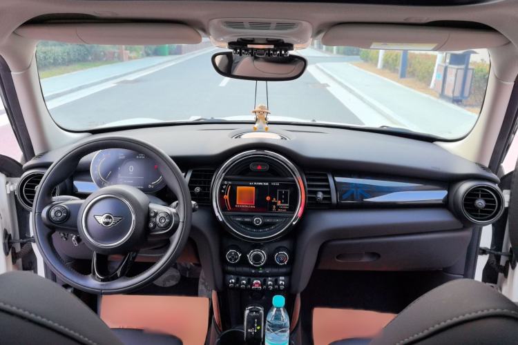 Used  MINI 2021 1.5T COOPER Classic Edition Five-Door Version
