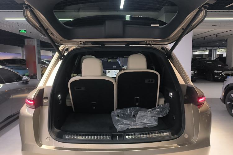 Used Li Auto L8 2023 Max model
