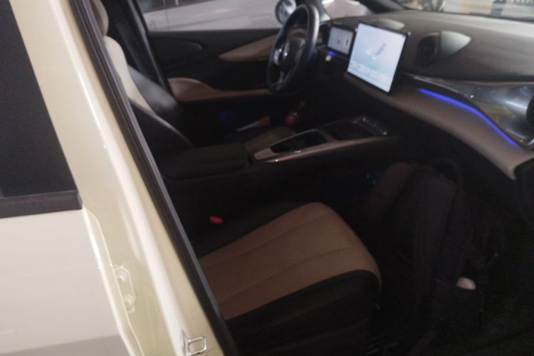 Used BYD Dolphin 2025 Intelligent Driving Version 410 km Fashion Edition
