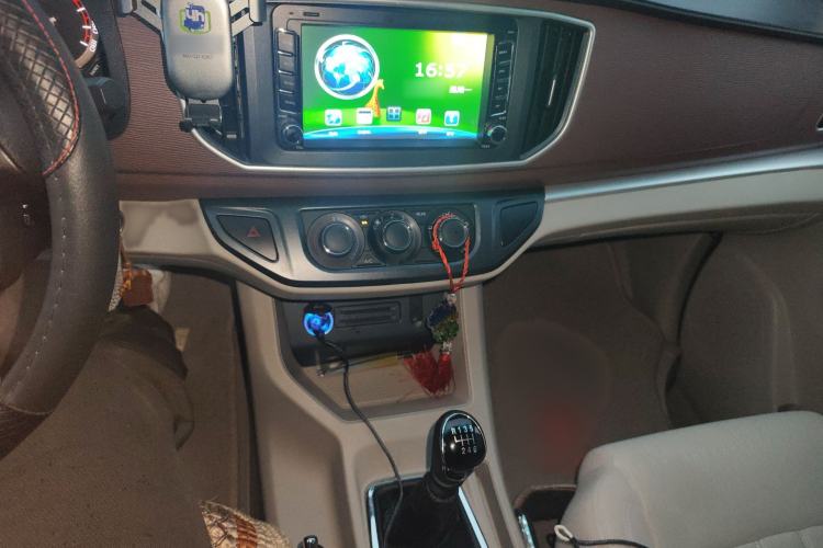 Used FORTHING Lingzhi 2018 M5L 2.0L 7-Seater Comfort Model