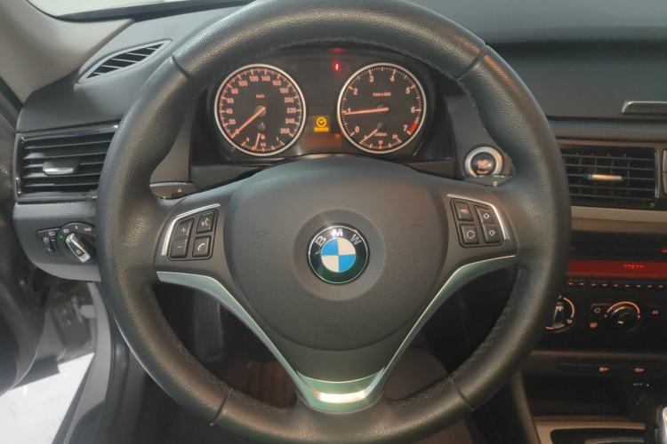 Used BMW X1 2014 sDrive18i Fashion Model
