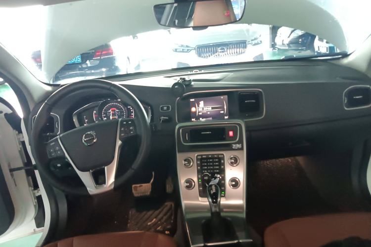 Used Volvo S60 2018 S60L T4 Smart & Ambitious Edition
