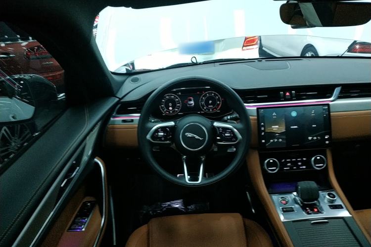 Used Jaguar F-PACE 2024 P250 R-Dynamic SE
