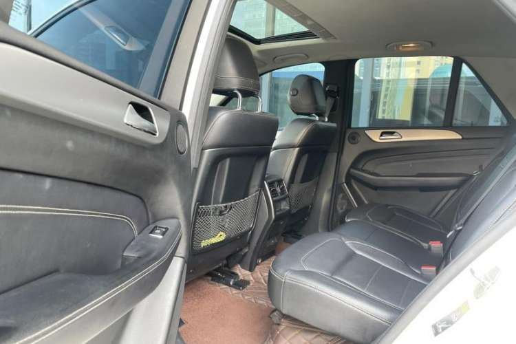 Used Mercedes-Benz M-Class 2012 ML 300
