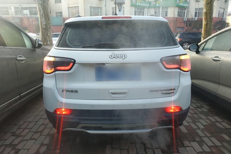 Used  Compass 2017 200T Automatic Enjoyment Version
