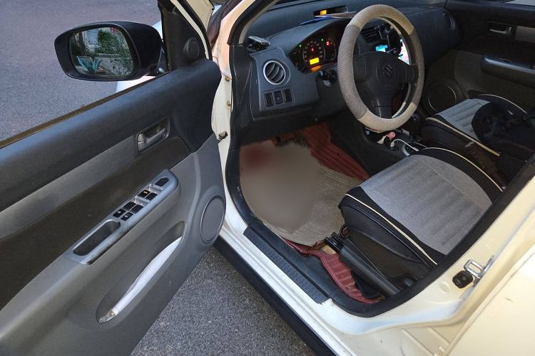 Used Suzuki Swift 2013 1.5L Automatic Standard Edition
