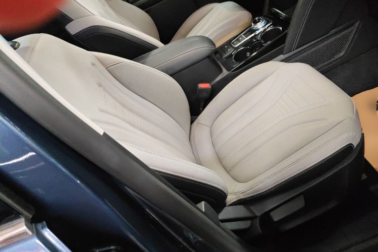 Used Ford Escape 2020 EcoBoost 245 Two-Wheel-Drive Titanium Edition
