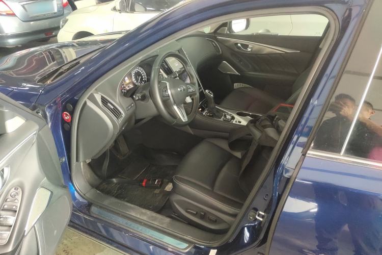 Used Infiniti Q50L 2018 2.0T Enjoyment Version China VI Standard
