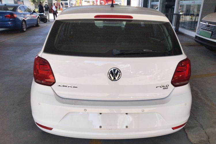 Used Volkswagen Polo 2016 1.6L manual Comfort trim level