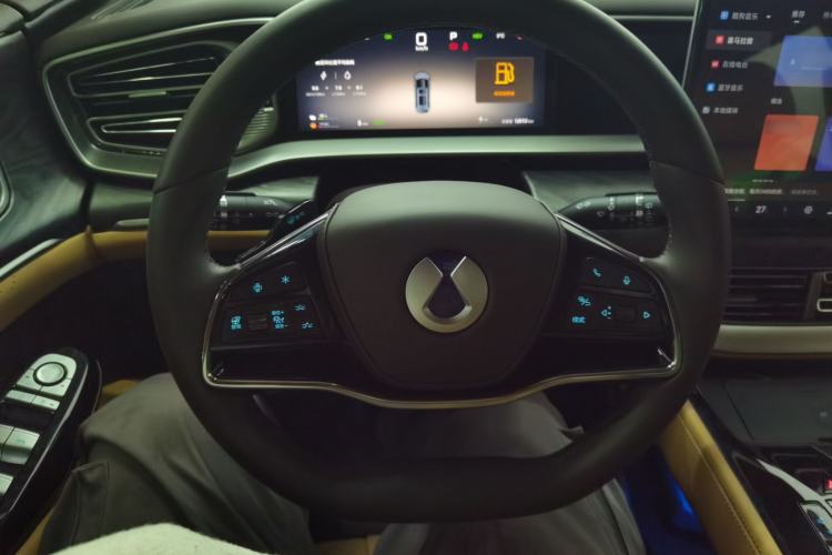 Used Denza D9 2025 DM-i Smart Drive 1100 Luxury Model