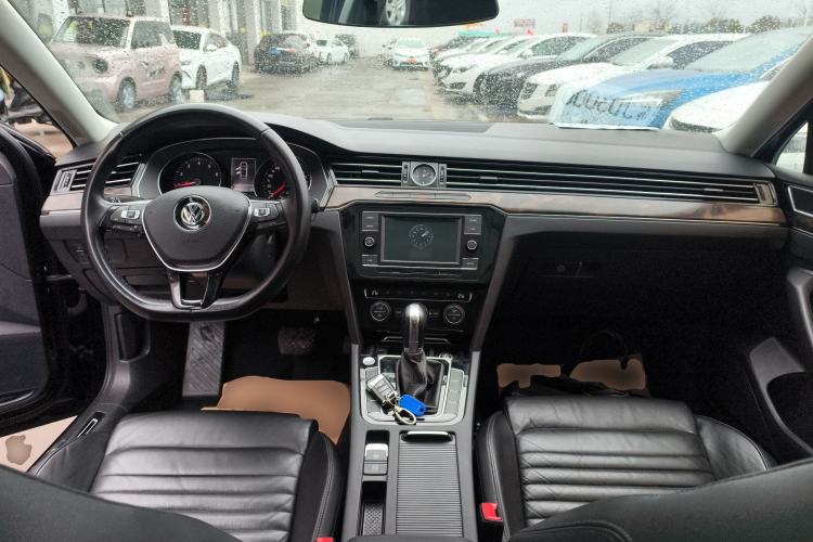 Used Volkswagen Magotan 2018 Facelift 330TSI DSG Luxury Model
