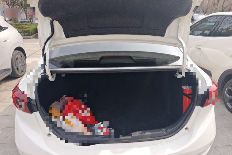 Used Mazda Mazda 3 Axela 2014 Sedan 1.5L Automatic Luxury Model
