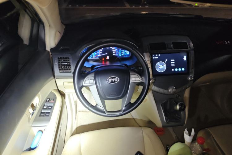 Used BYD S6 2014 2.0L Manual Luxury 5-Seater