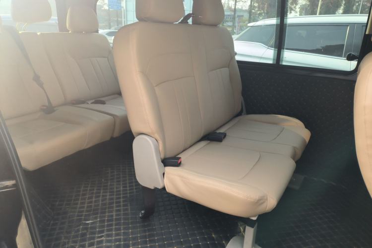 Used FORTHING Lingzhi 2023 M5L 1.6L Base Model 7 Seats
