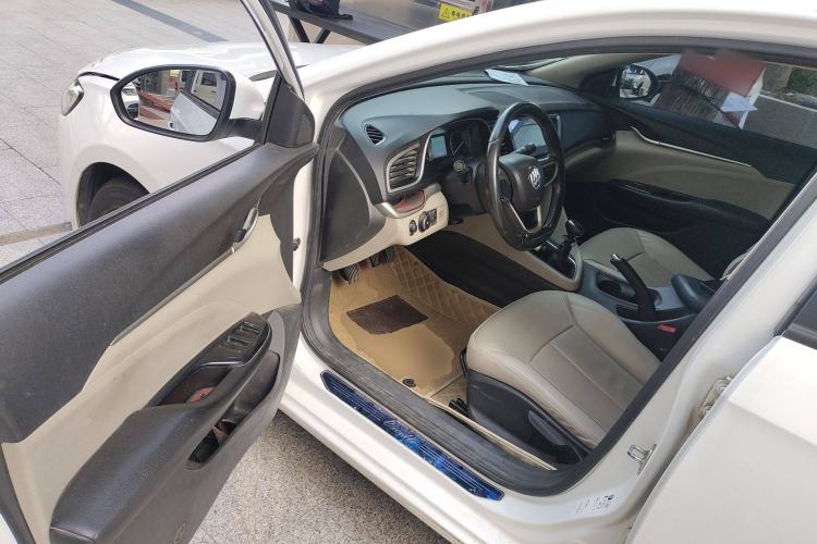 Used Buick GT 2018 15T Manual Elite Version China V Standard
