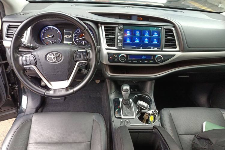 Used Toyota Highlander 2018 2.0T Four-Wheel Drive Luxury Version 7 Seats China VI Standard
