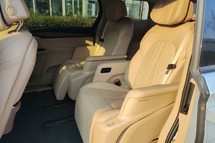 Used Buick GL8 New Energy 2025 Lu Shang Luxury Edition 7-Seater