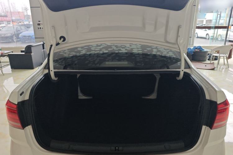 Used Volkswagen Lavida 2017 1.6L Automatic Fashion Edition
