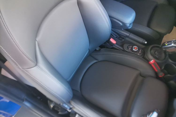 Used  MINI 2019 1.5T COOPER Classic Edition
