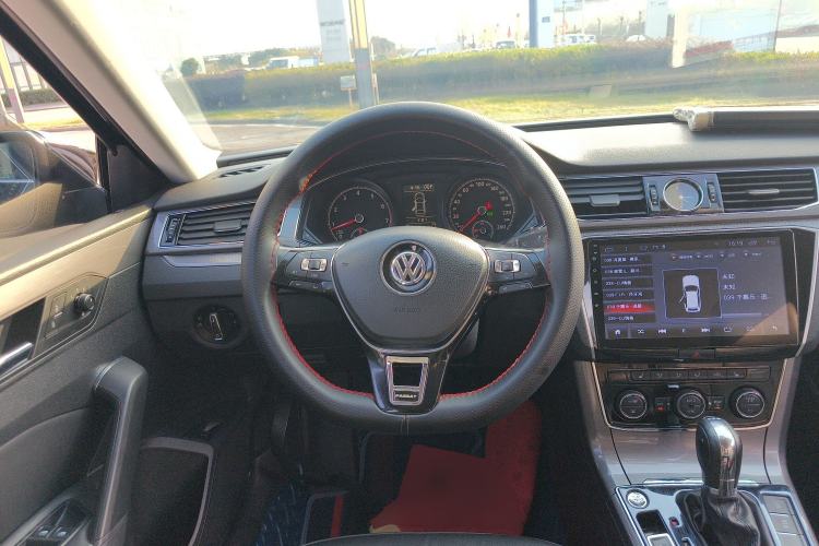 Used Volkswagen Passat 2017 330TSI DSG Luxury Edition
