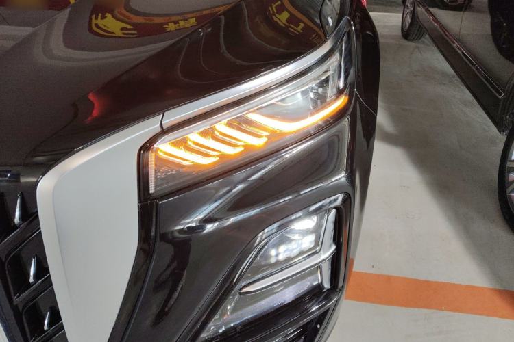 Used Hongqi HS5 2023 2.0T Qixiang Pro Edition