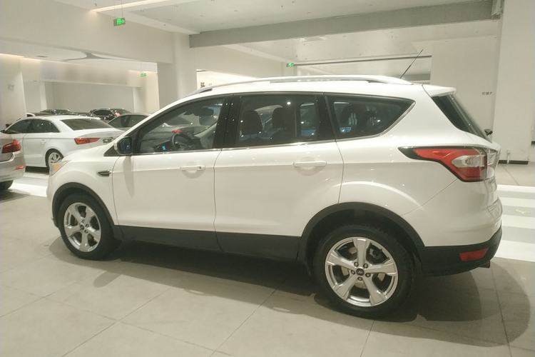 Used Ford Kuga 2017 EcoBoost 180 Two-Wheel-Drive Platinum Edition