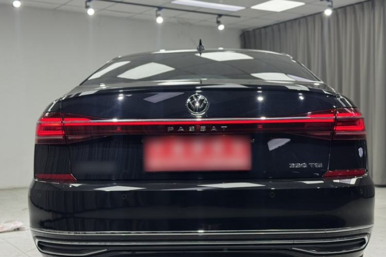 Used Volkswagen Passat 2023 Facelift 330TSI Luxury Edition
