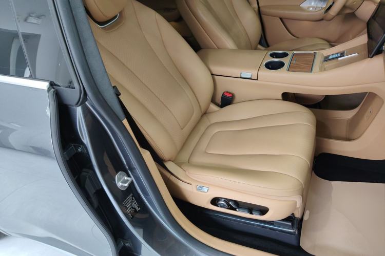 Used Hima Luxeed R7 2024 All-Electric 667 km Max
