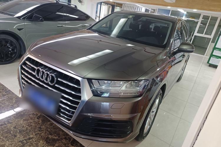 Used Audi Q7 2018 40 TFSI Comfort Model