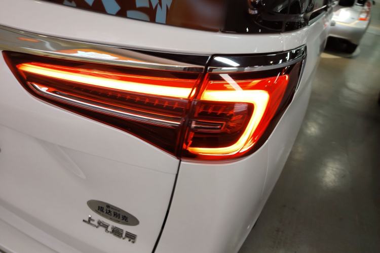 Used Buick GL8 2022 ES Landtrek 653T Luxury Edition
